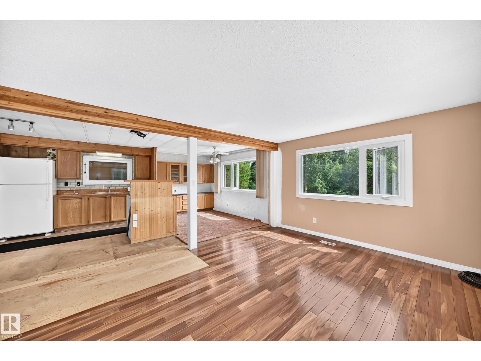 205 53110 RGE ROAD 213 NE - 4