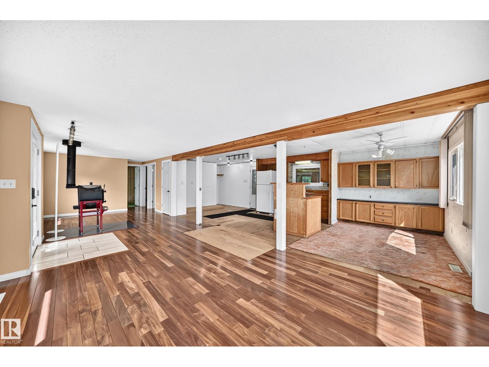 205 53110 RGE ROAD 213 NE - 9