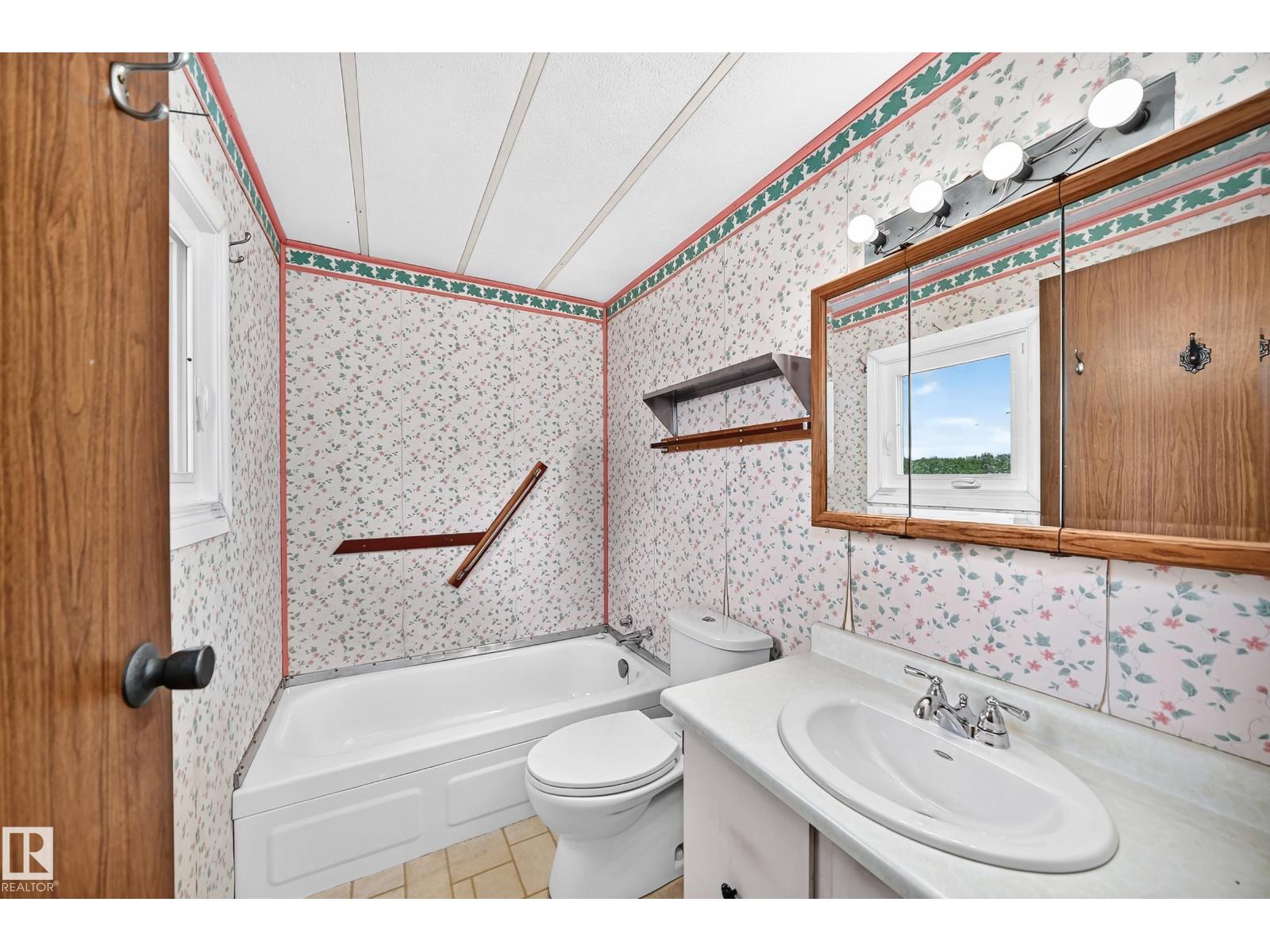 205 53110 RGE ROAD 213 NE - 14