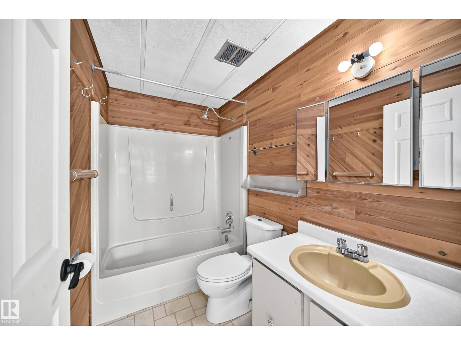 205 53110 RGE ROAD 213 NE - 16