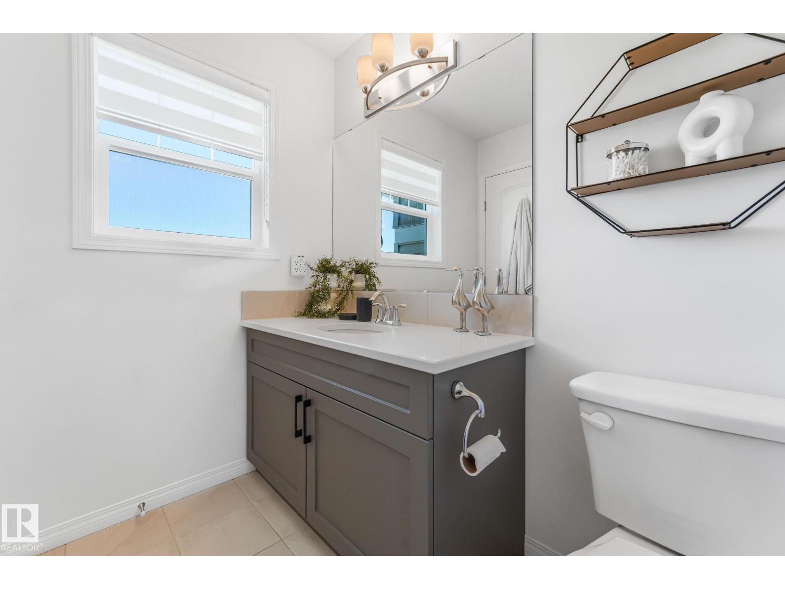 4417 38 ST - 42