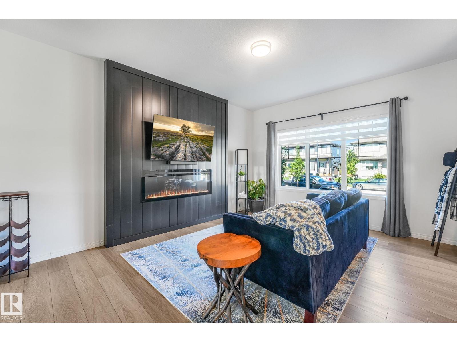 4417 38 ST - 11