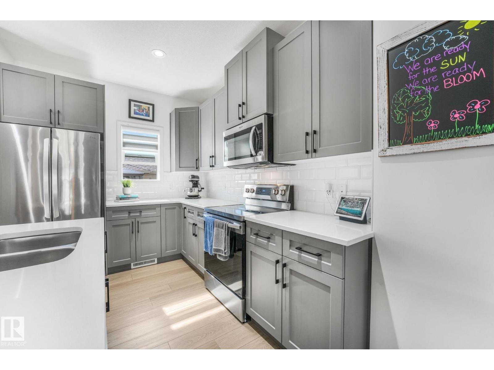 4417 38 ST - 22