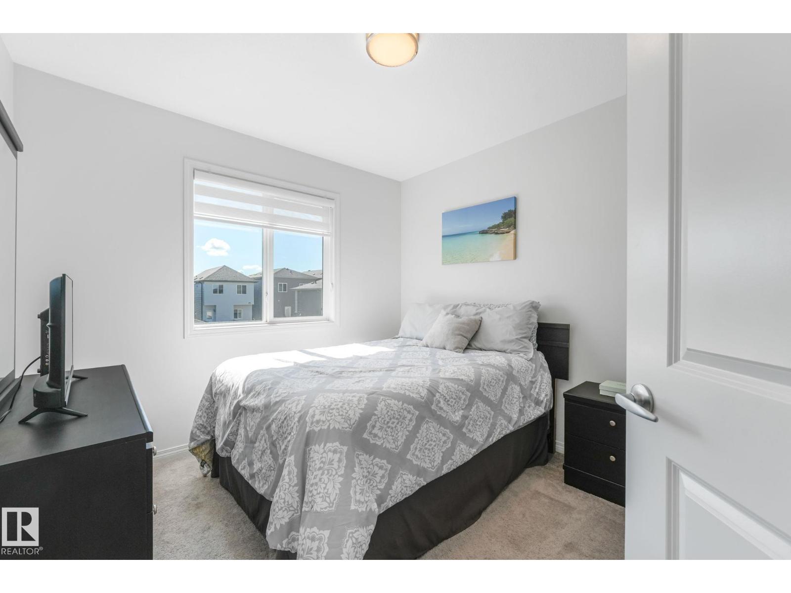 4417 38 ST - 35