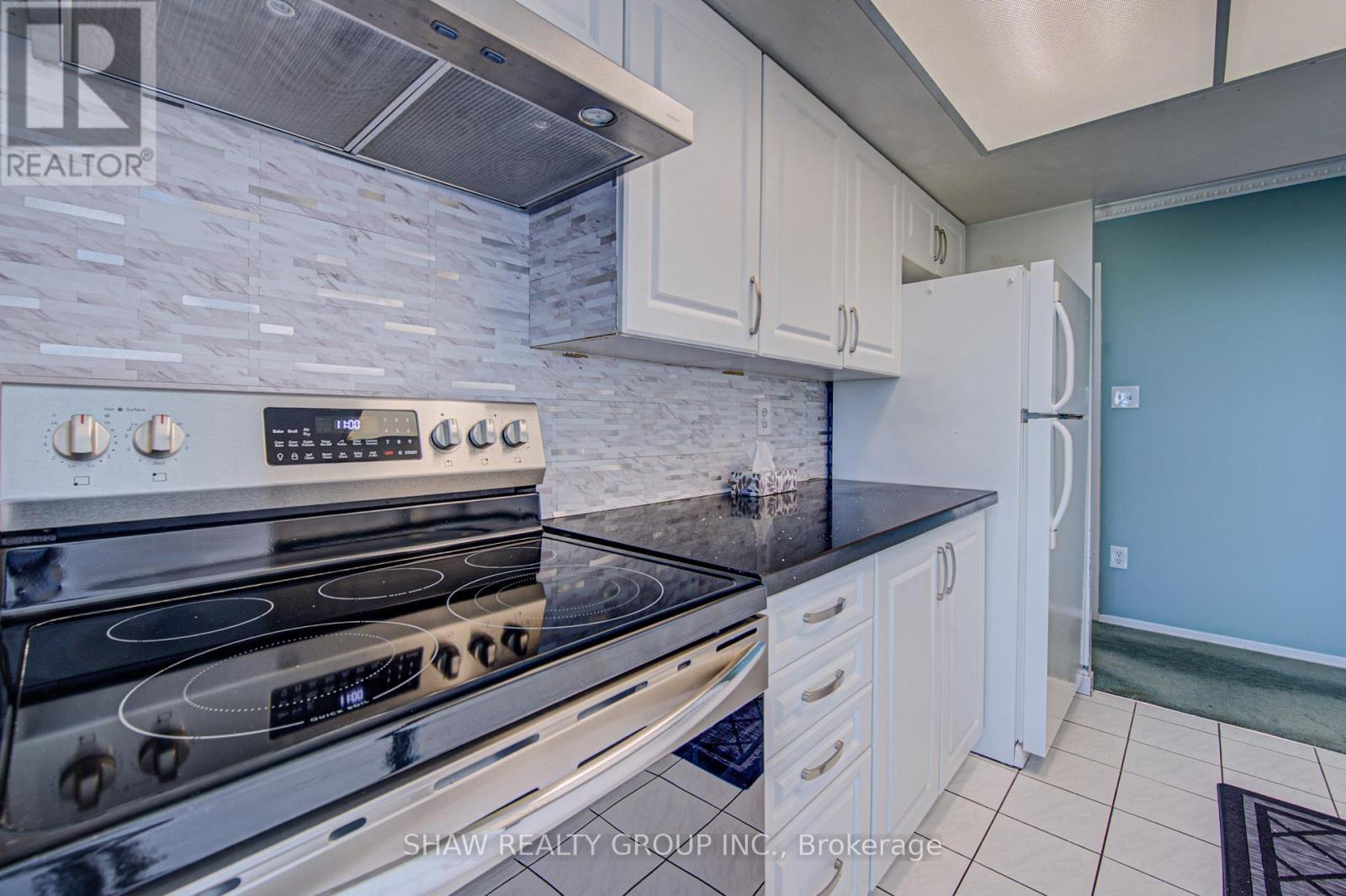 #1109 5 ROWNTREE ROAD - 16