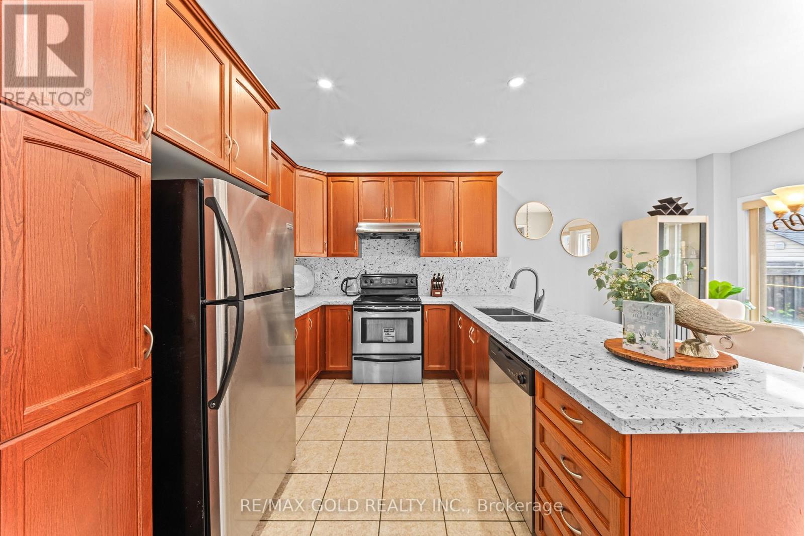 14 DOVEHAVEN CRESCENT - 12