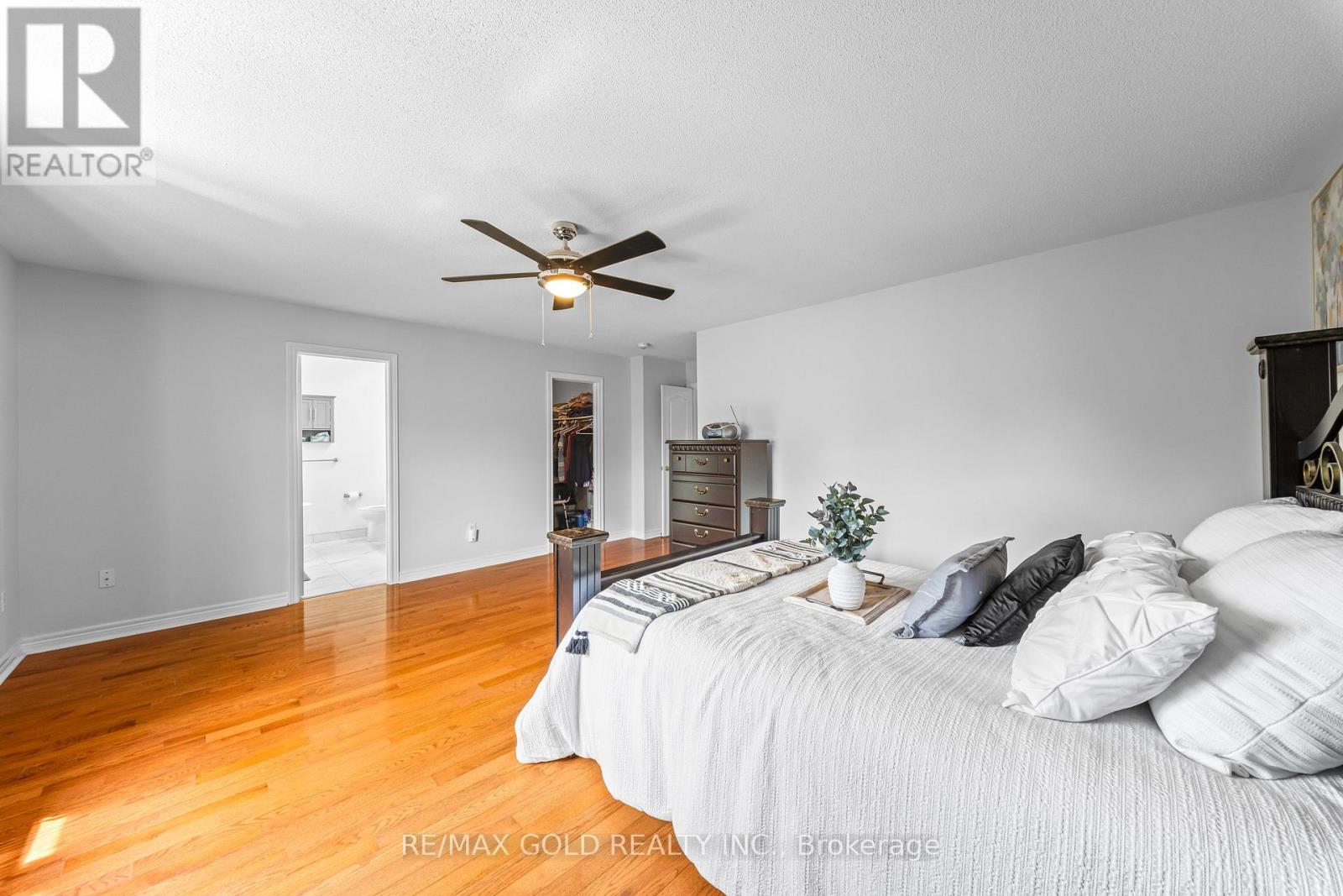 14 DOVEHAVEN CRESCENT - 27