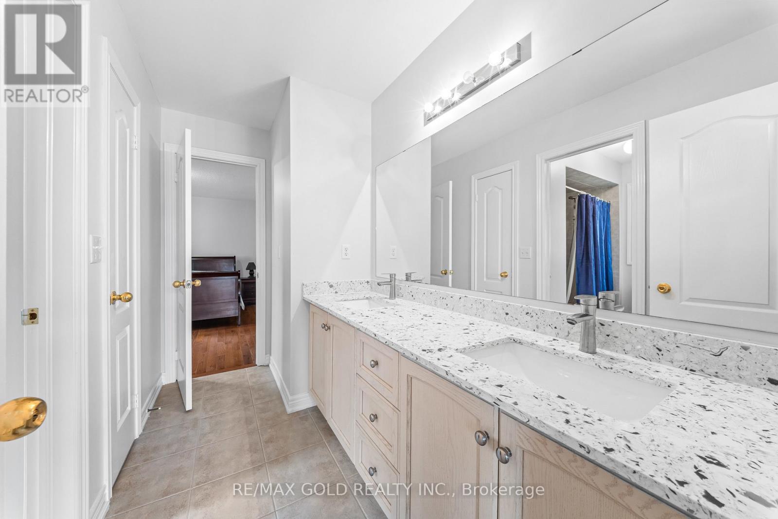 14 DOVEHAVEN CRESCENT - 36