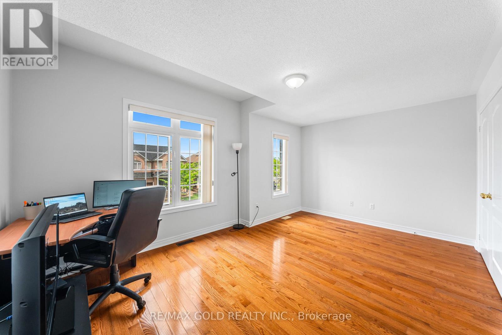 14 DOVEHAVEN CRESCENT - 38