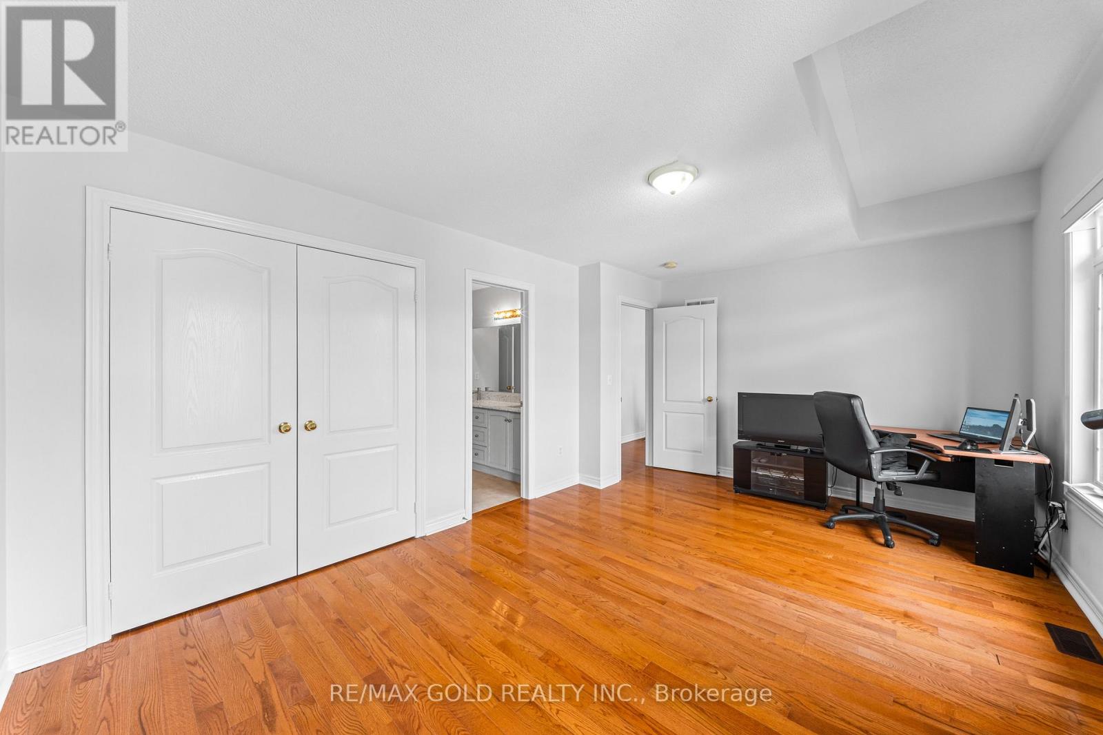 14 DOVEHAVEN CRESCENT - 39