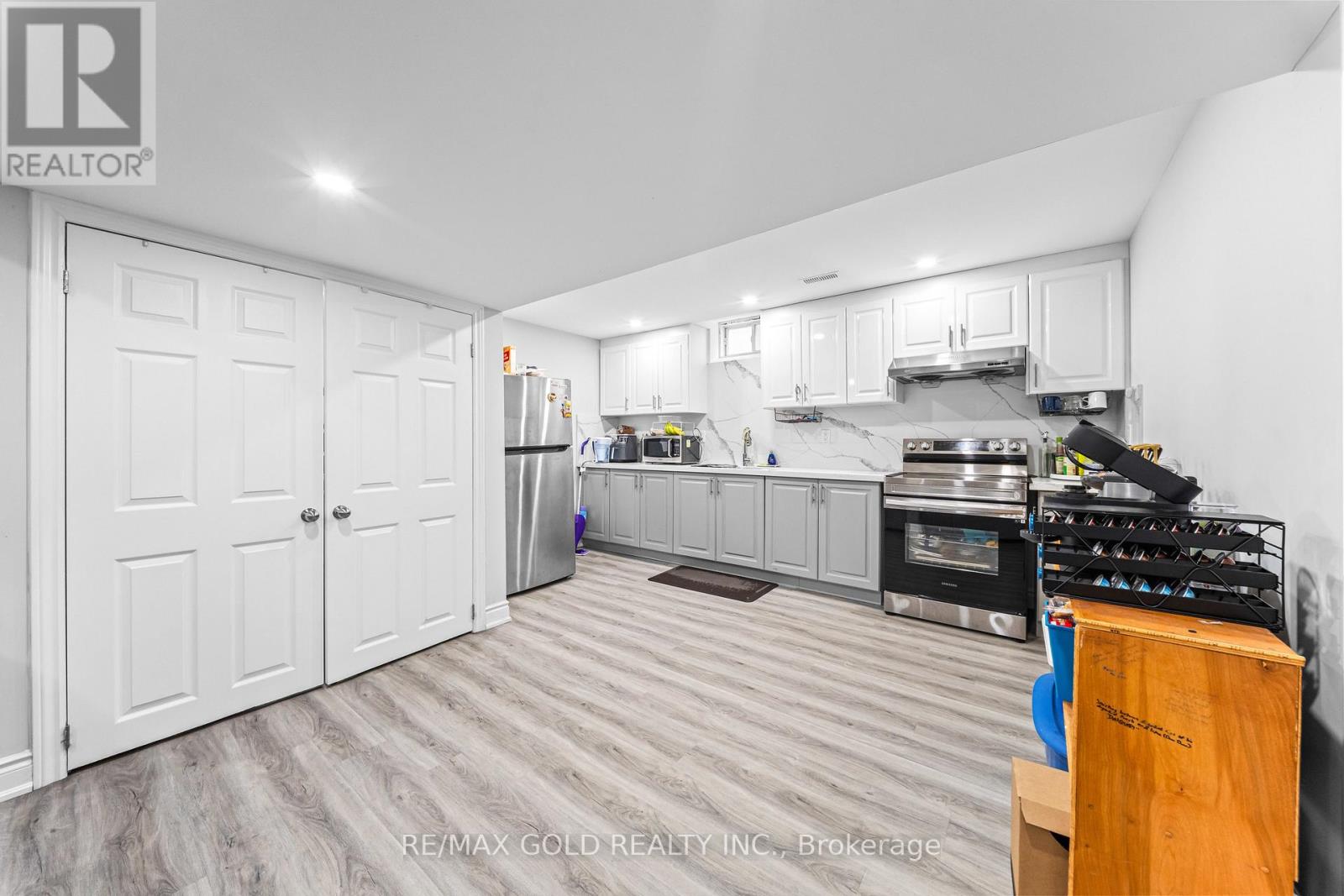 14 DOVEHAVEN CRESCENT - 44