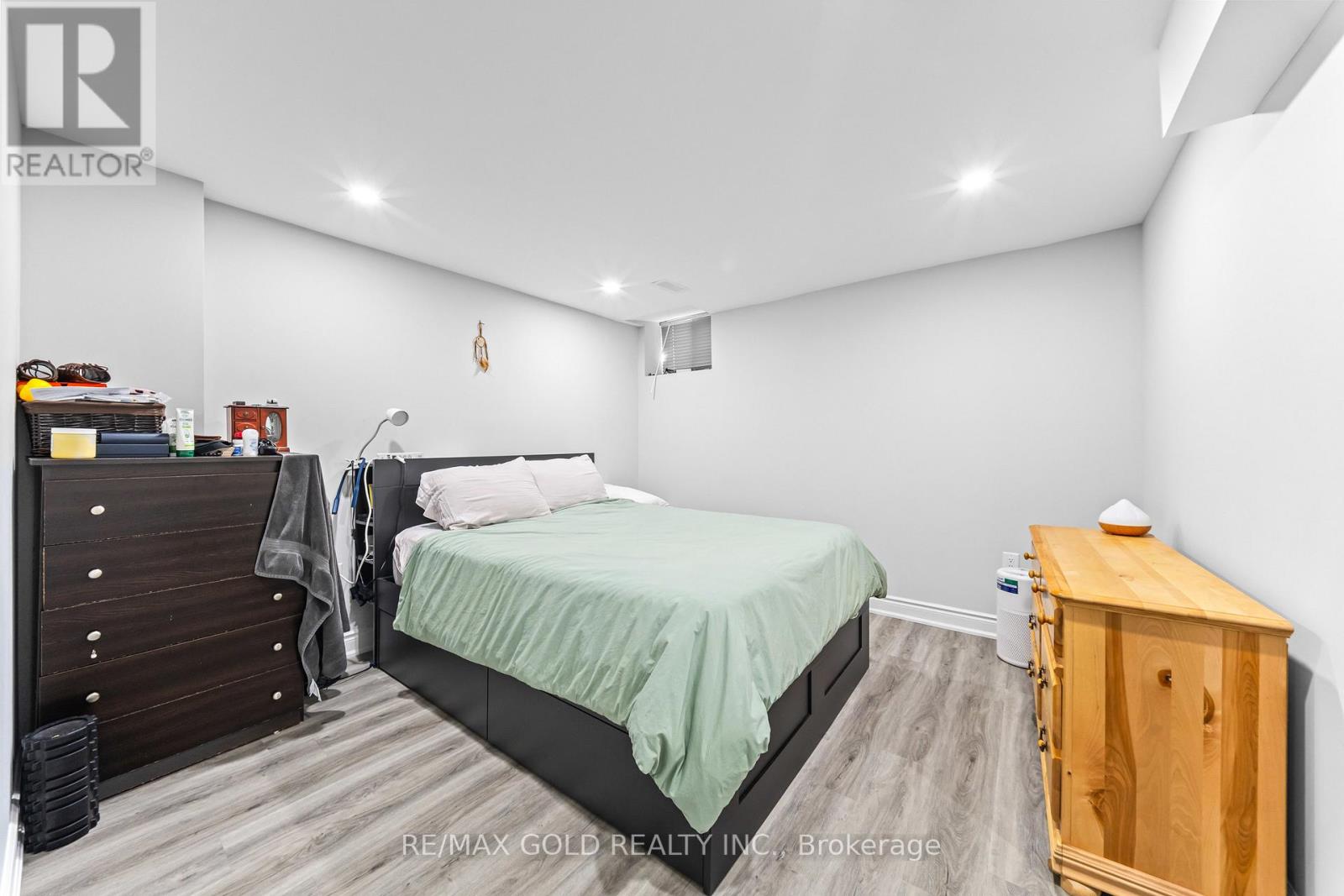 14 DOVEHAVEN CRESCENT - 45