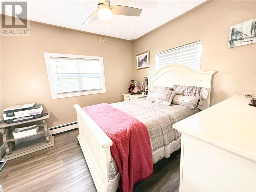 2203 Couture Street - 13