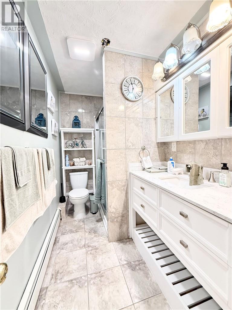 2203 Couture Street - 14