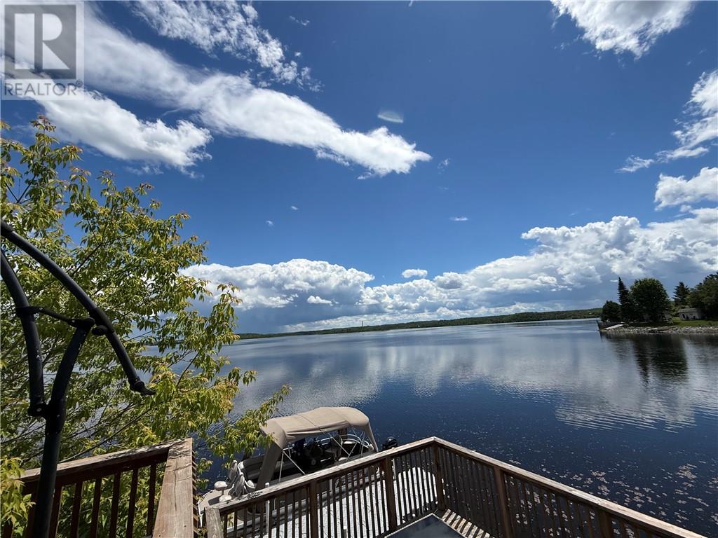 2203 Couture Street - 18