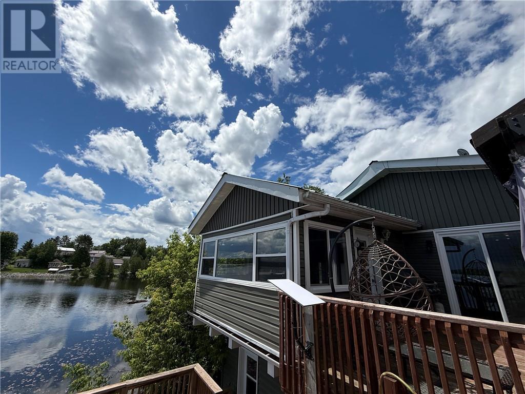 2203 Couture Street - 19