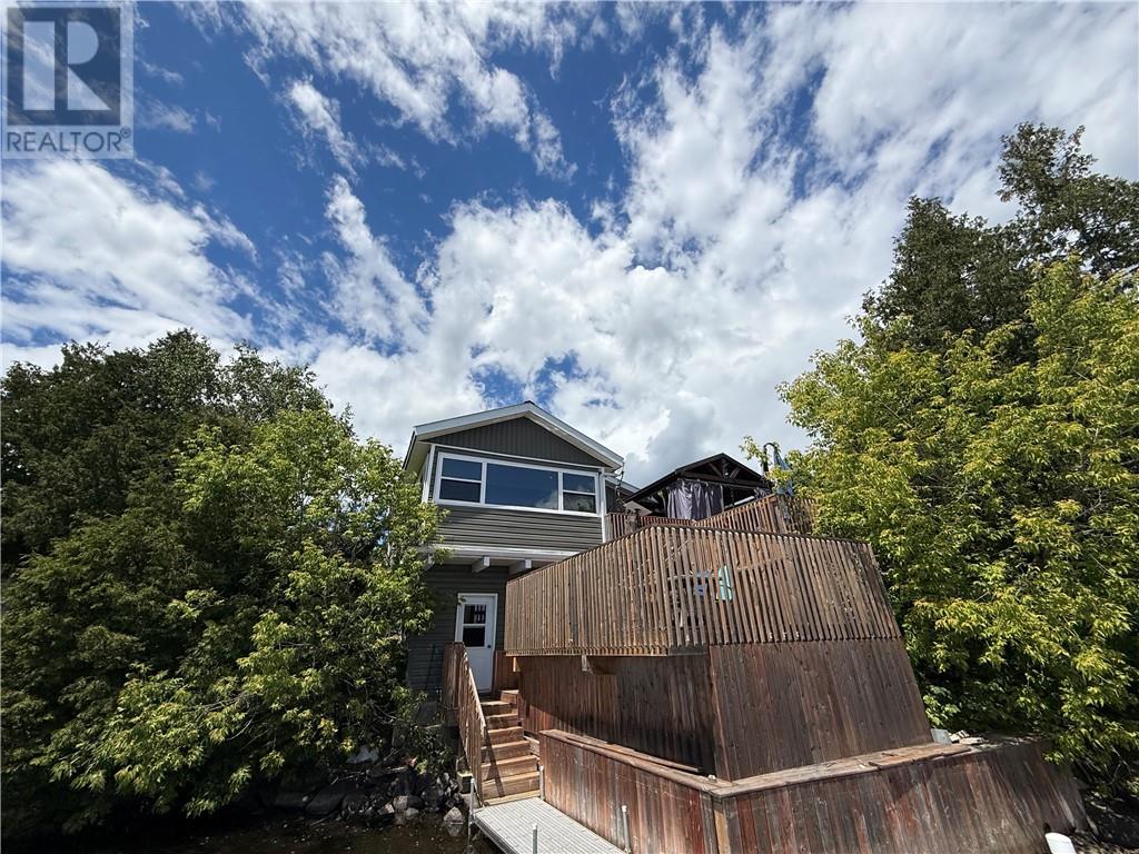 2203 Couture Street - 22