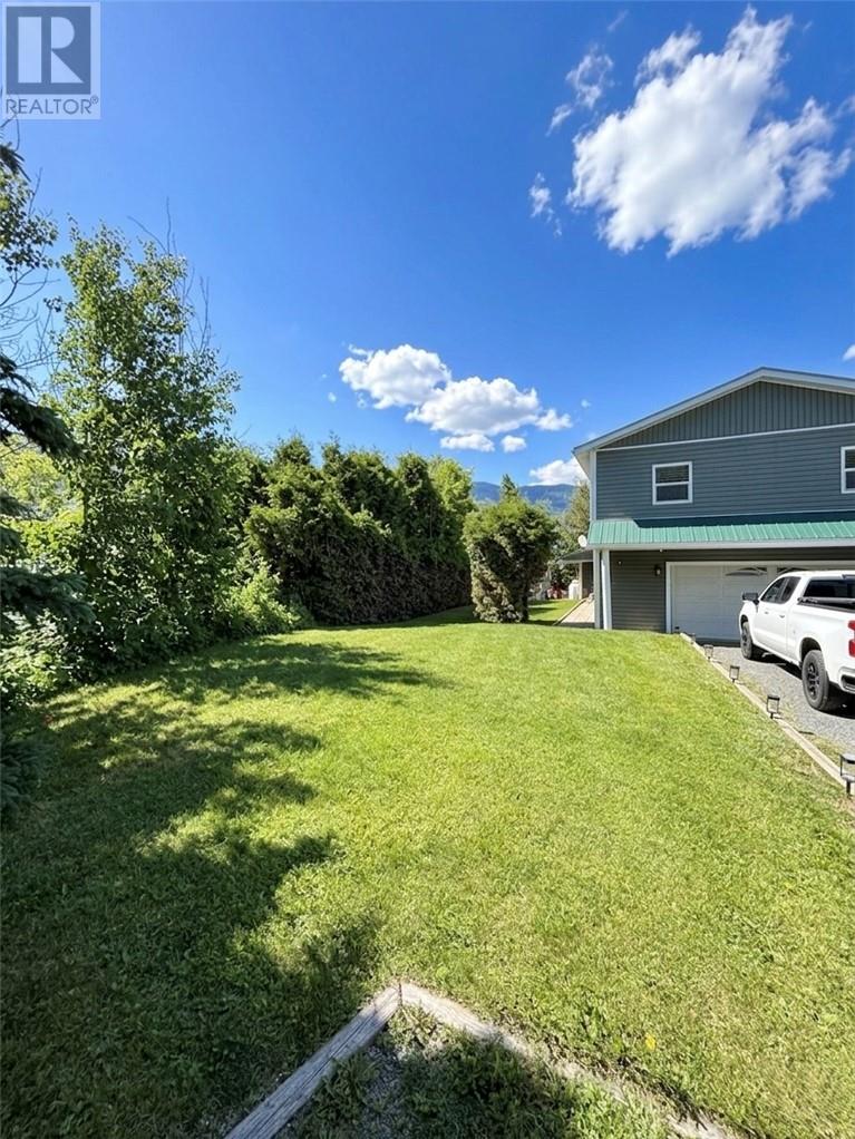 2203 Couture Street - 23