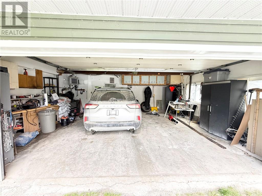 2203 Couture Street - 27