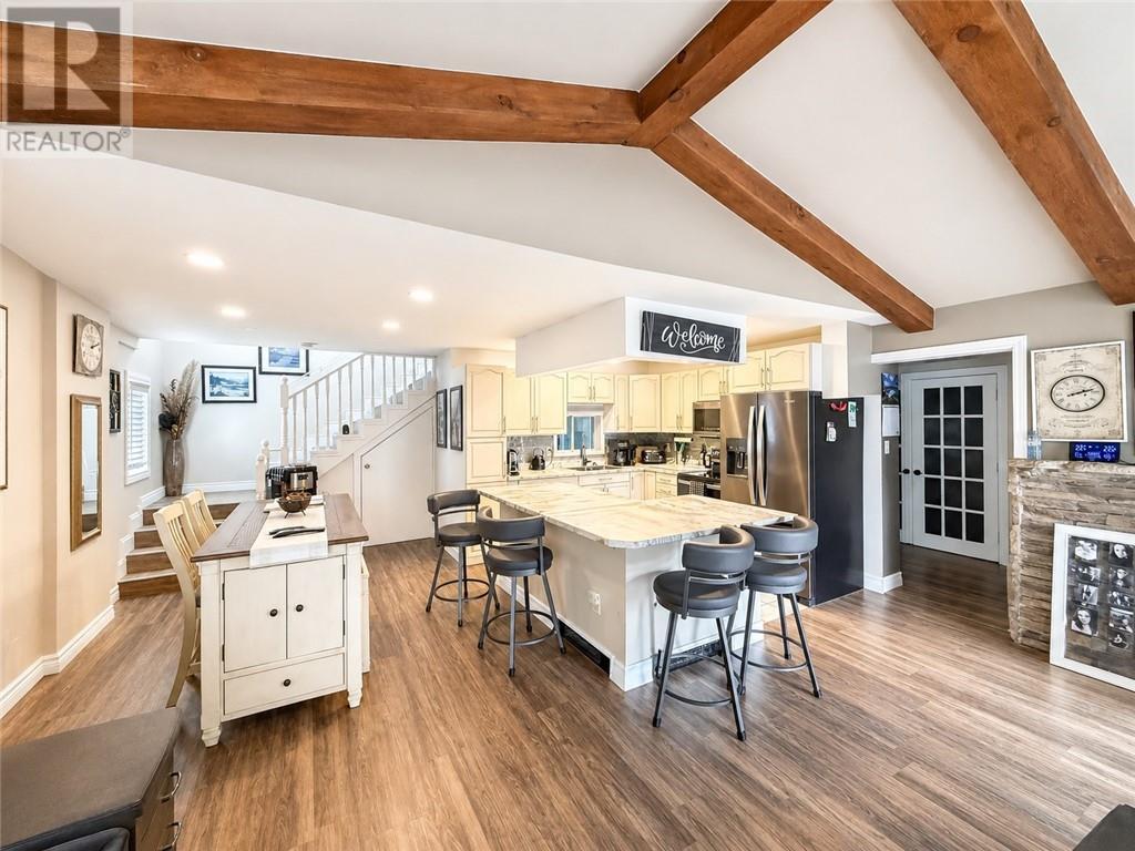 2203 Couture Street - 4