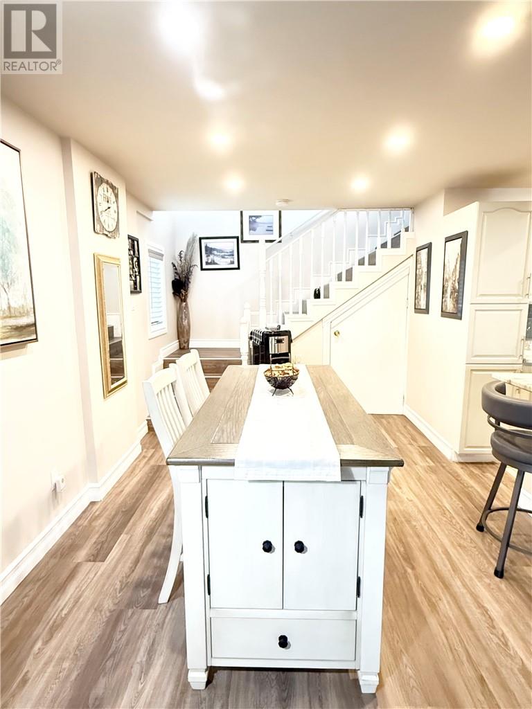 2203 Couture Street - 5
