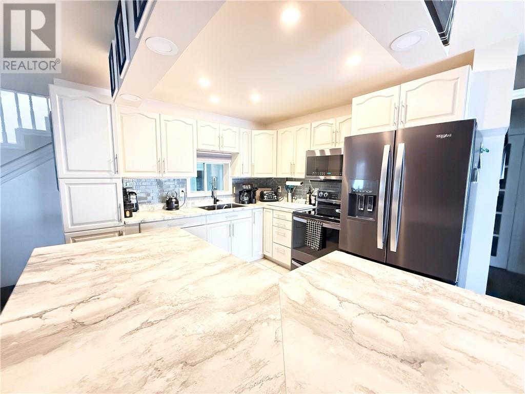 2203 Couture Street - 6
