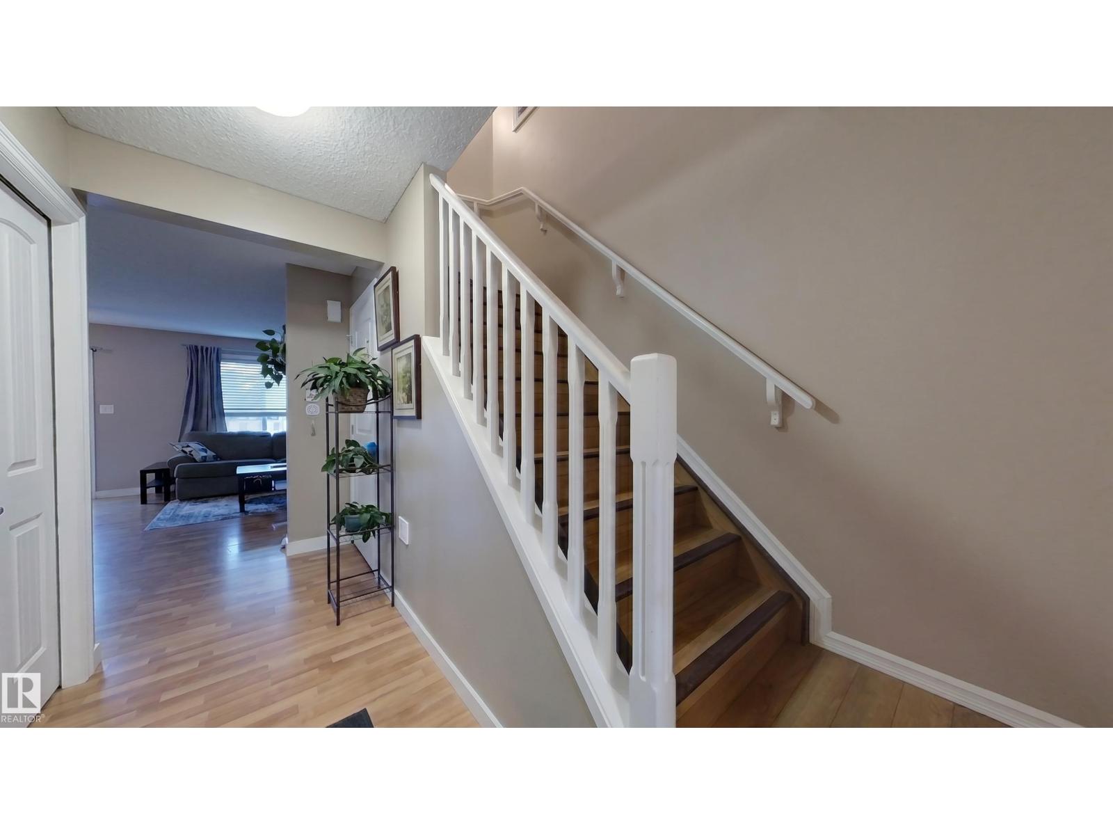 21207 90 Ave NW - 10