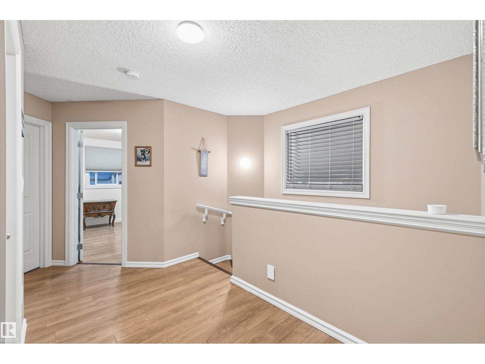 21207 90 Ave NW - 12