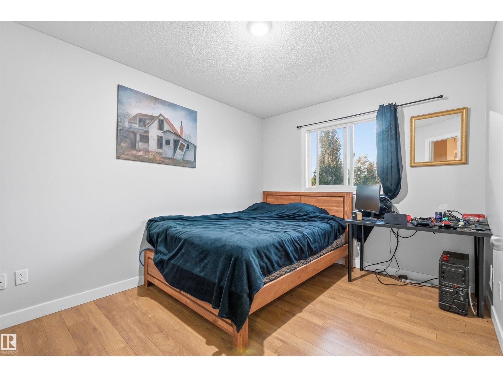 21207 90 Ave NW - 16