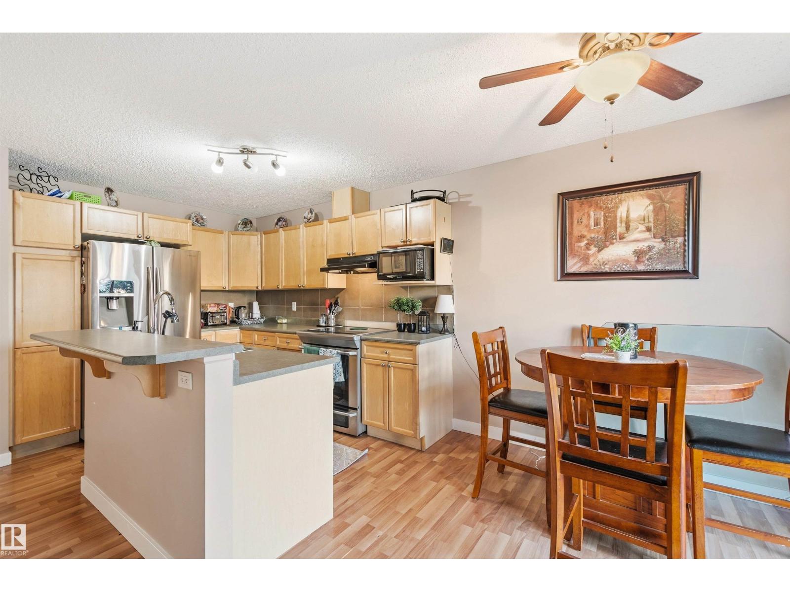21207 90 Ave NW - 6