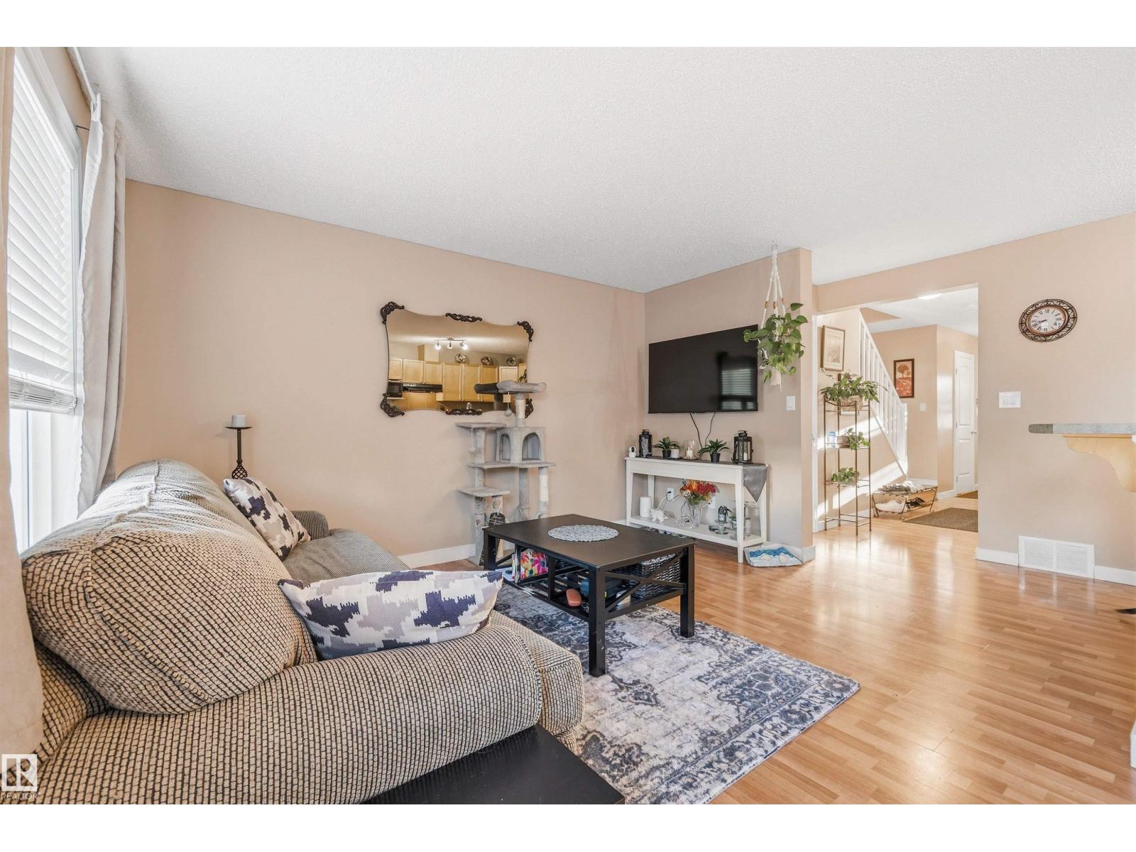 21207 90 Ave NW - 8
