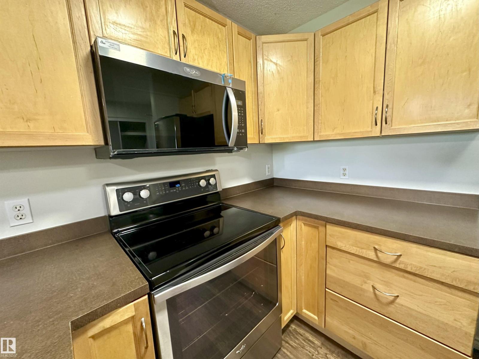 #318 646 MCALLISTER LO SW - 26