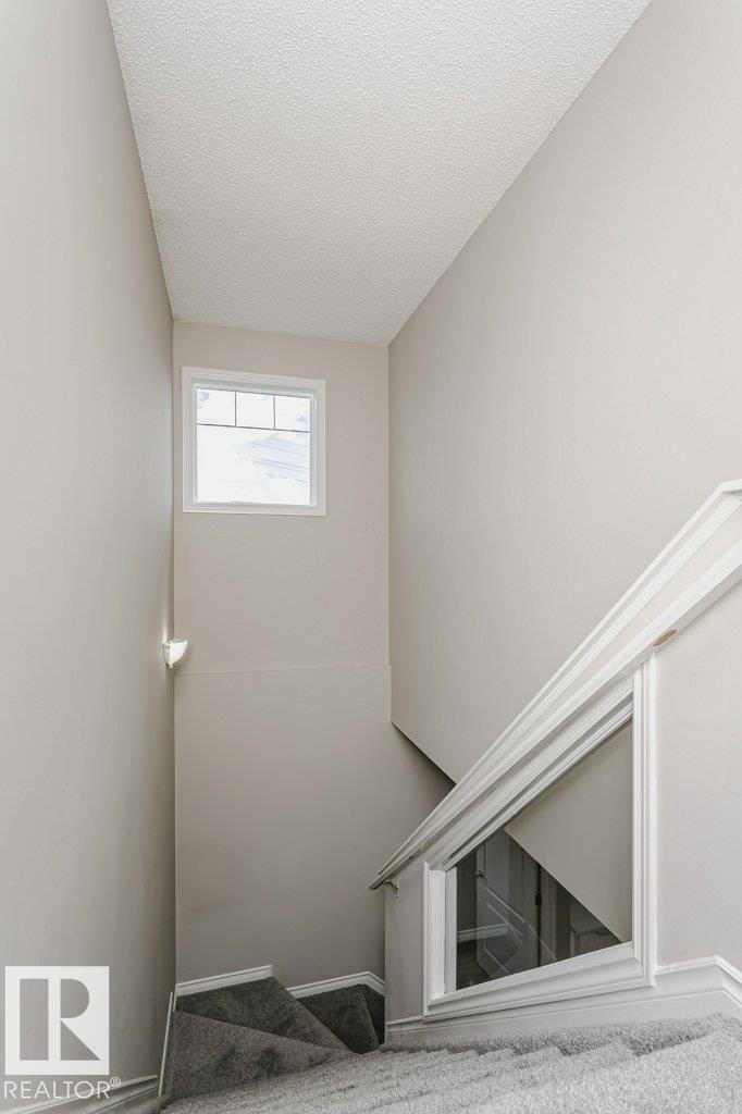 #101 3010 33 AV NW - 34