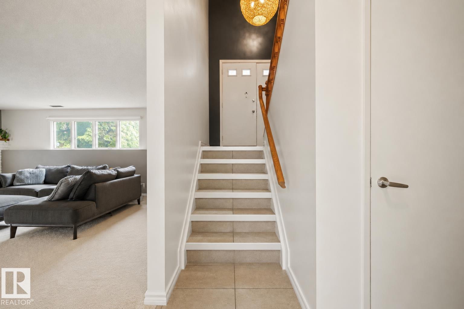 11329 33A AV NW — photo 22