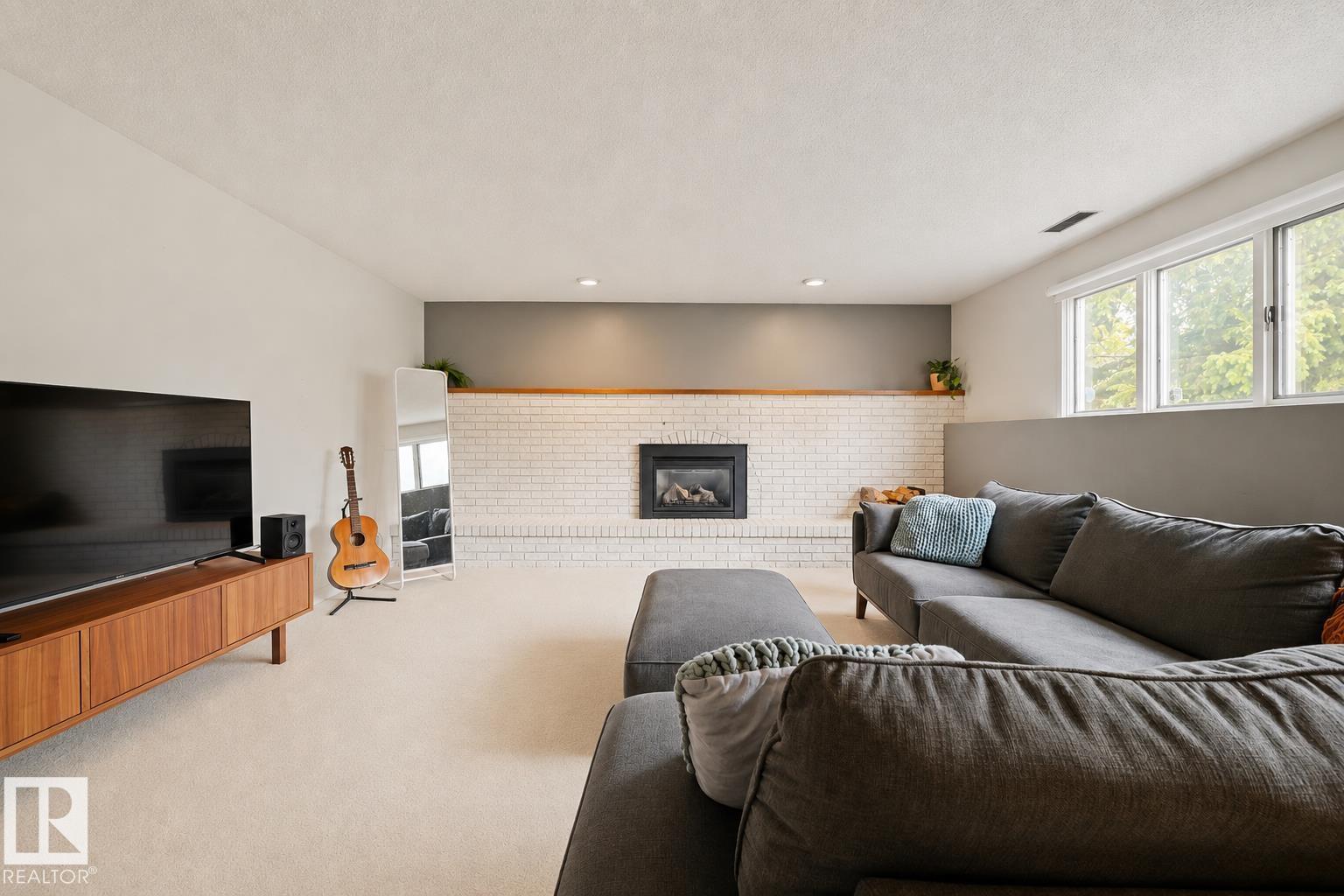 11329 33A AV NW — photo 24