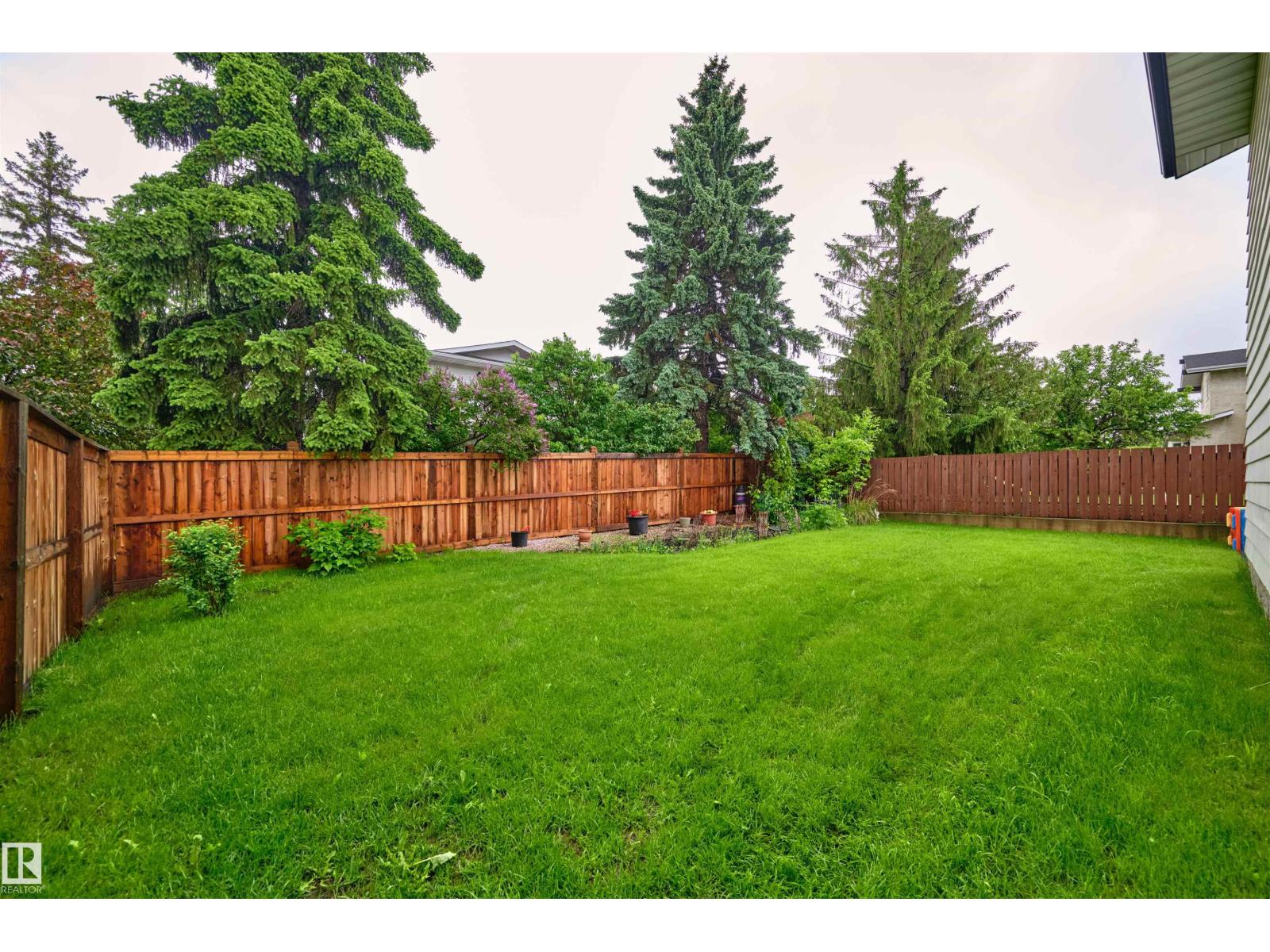 11329 33A AV NW — photo 29