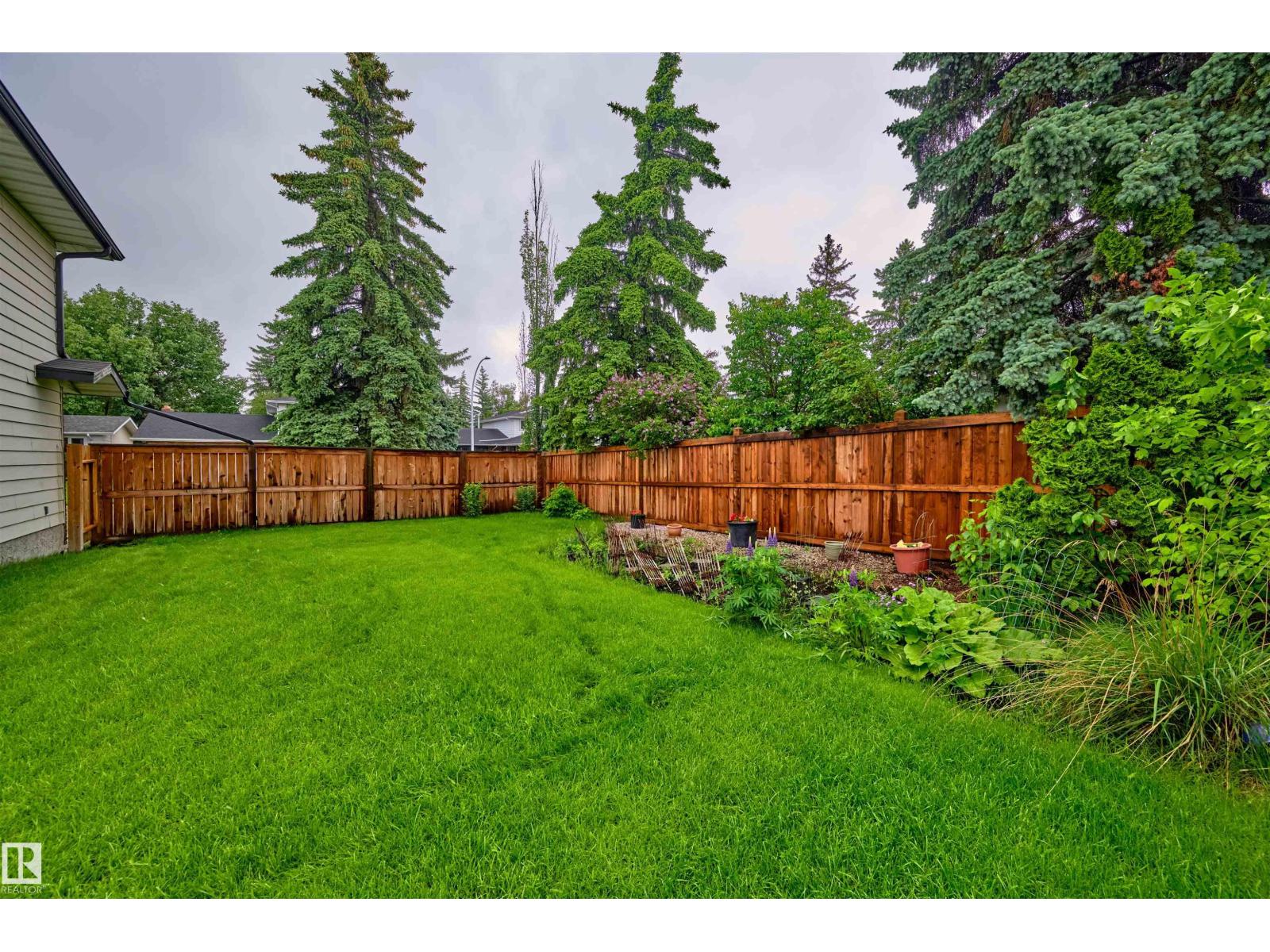 11329 33A AV NW — photo 33