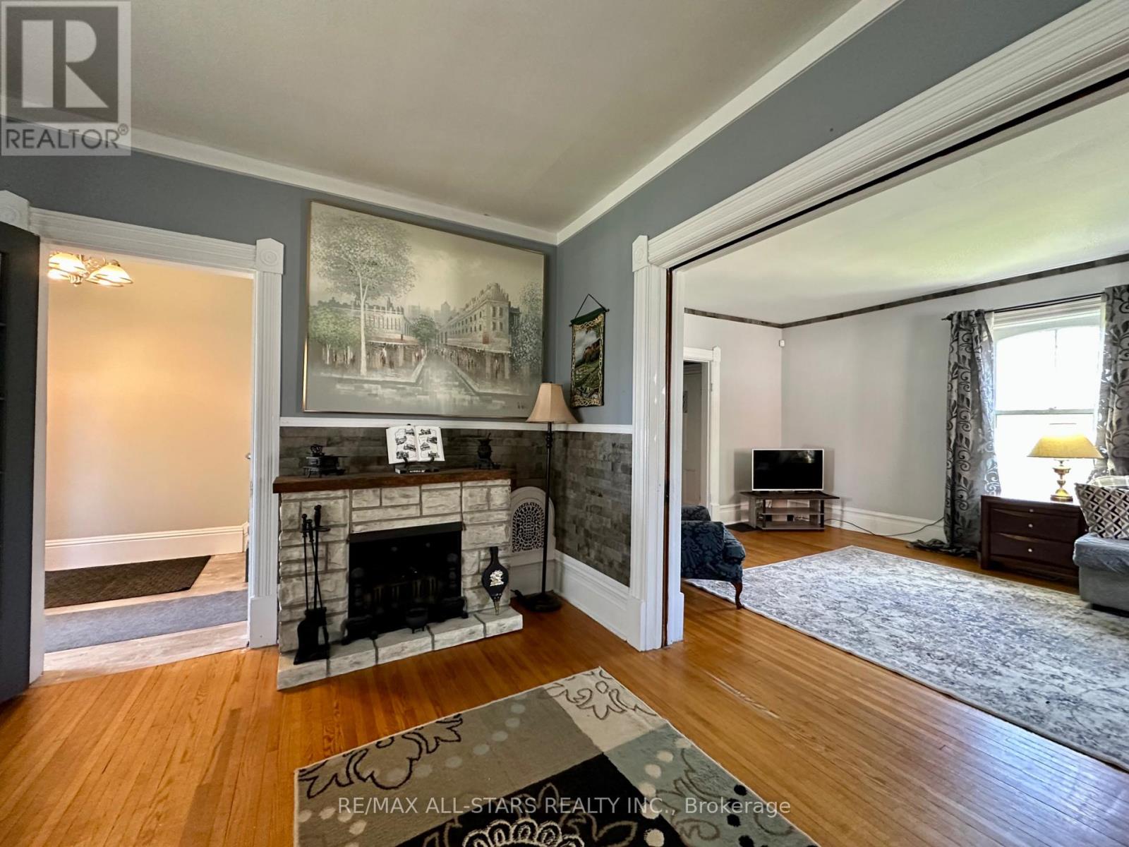 138 COLBORNE STREET - 12