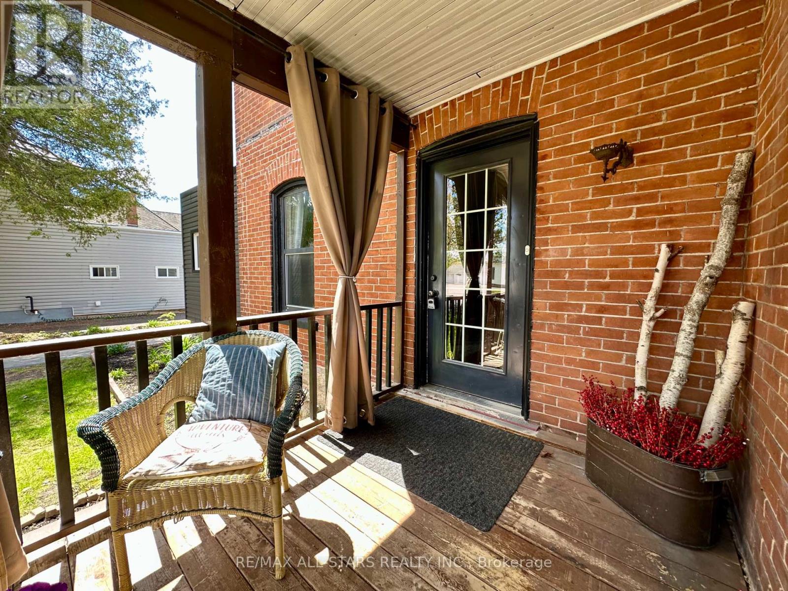 138 COLBORNE STREET - 2