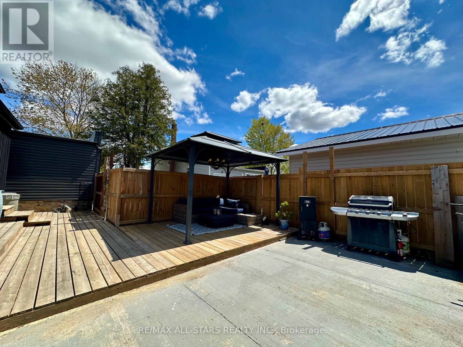 138 COLBORNE STREET - 41