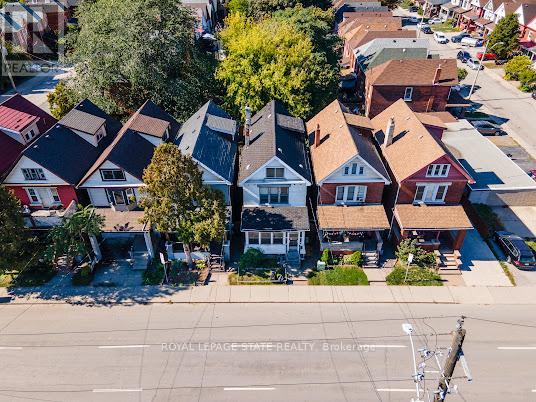 35 SHERMAN AVENUE N - 1