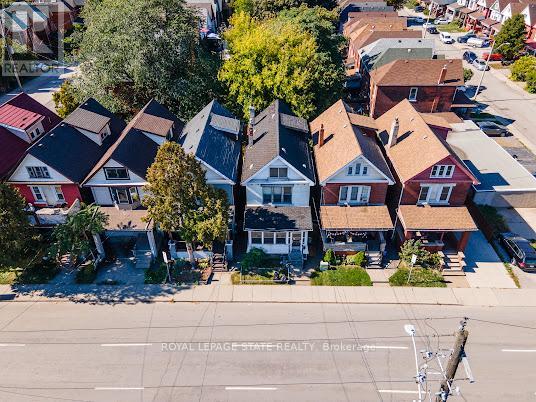 35 SHERMAN AVENUE N - 3