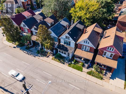 35 SHERMAN AVENUE N - 5