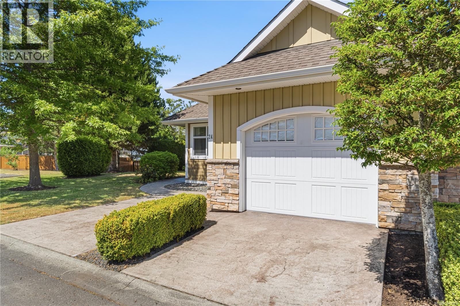 24 447 Pym St N, Parksville