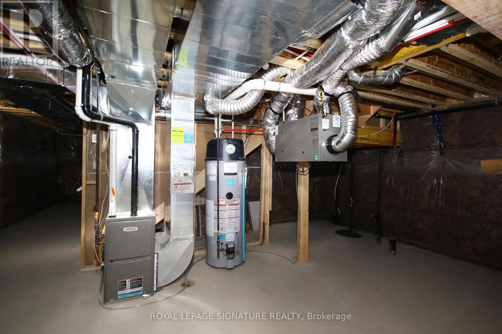 131 UNION BOULEVARD - 28
