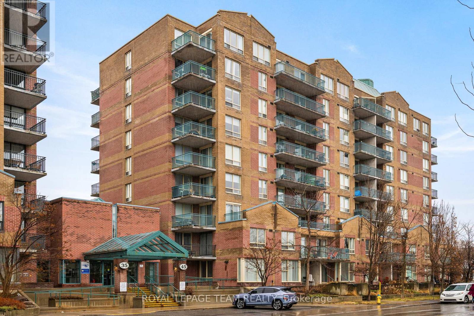 #902 45 HOLLAND AVENUE - 1