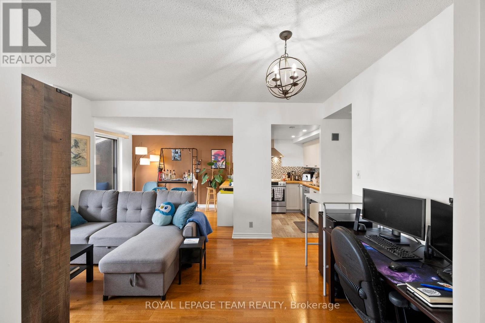 #902 45 HOLLAND AVENUE - 11