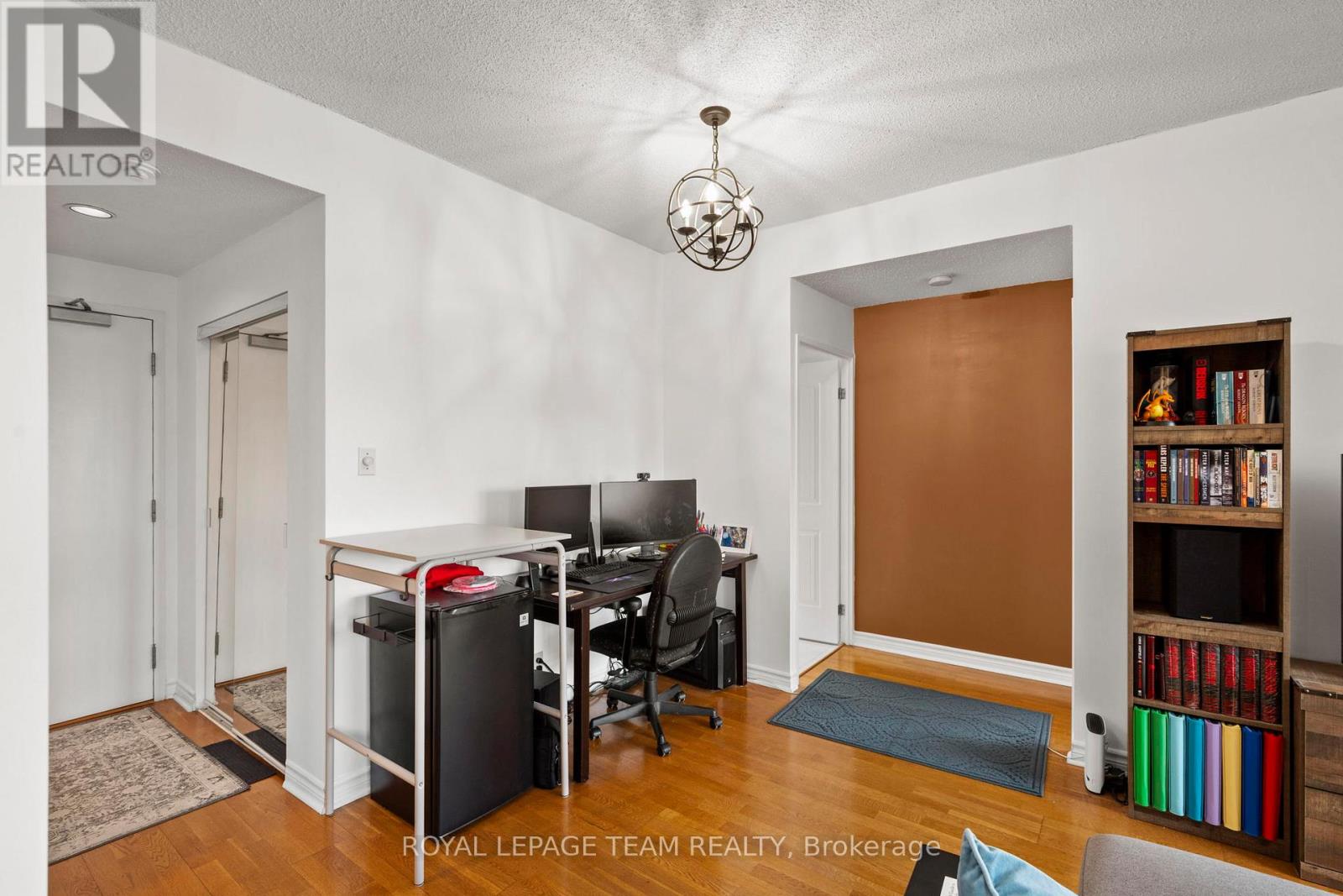 #902 45 HOLLAND AVENUE - 20