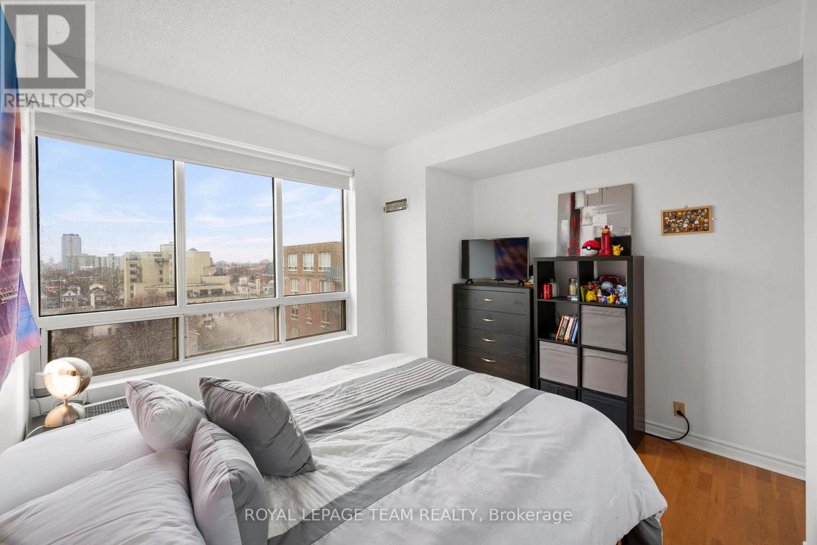#902 45 HOLLAND AVENUE - 23