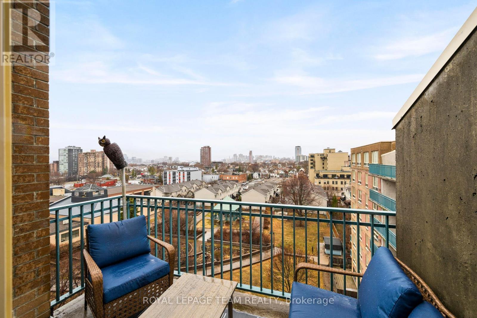 #902 45 HOLLAND AVENUE - 27